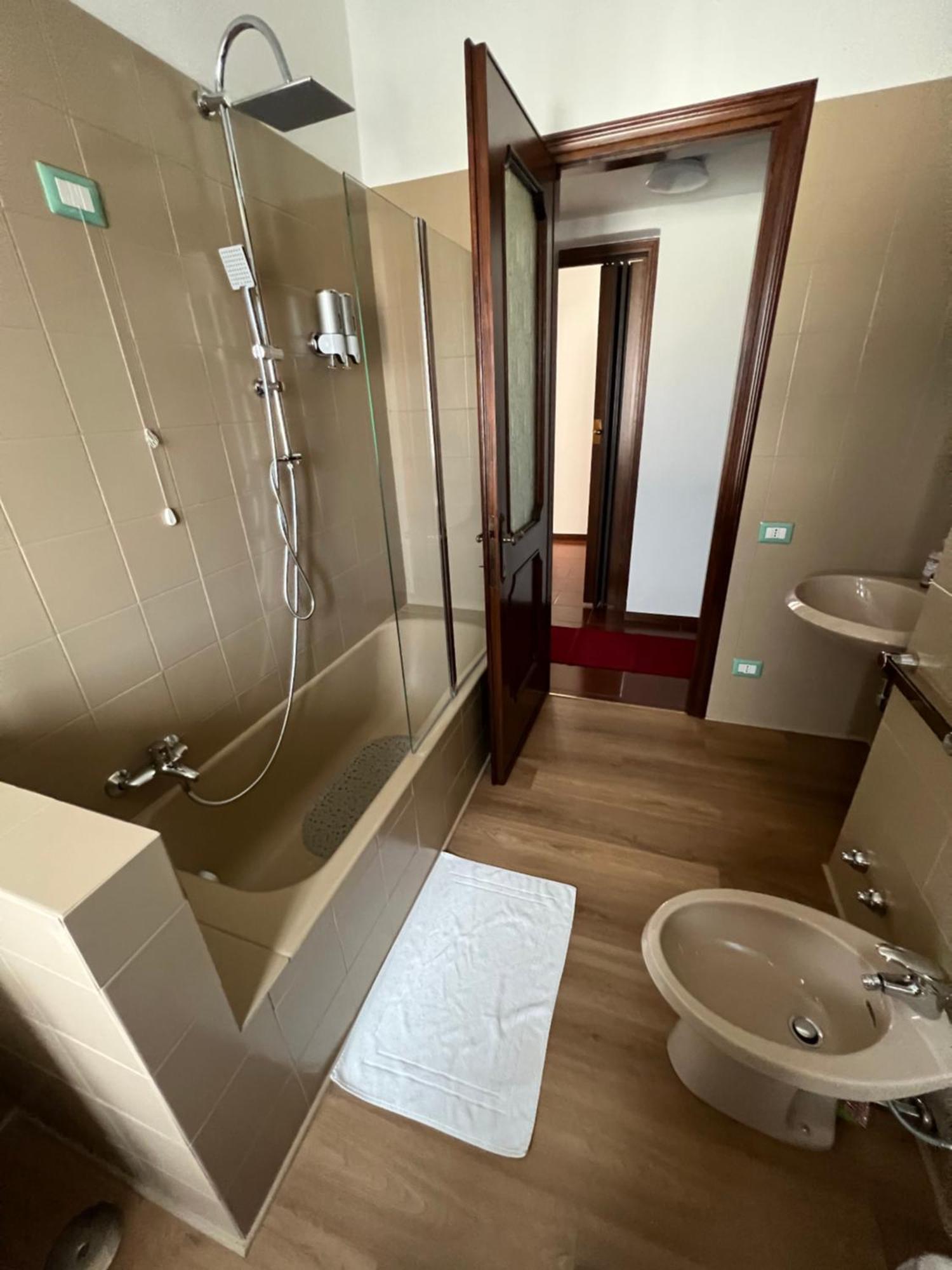 Orio Easy Relax 24H Airport 3 - A Few Steps Appartement Orio al Serio Buitenkant foto